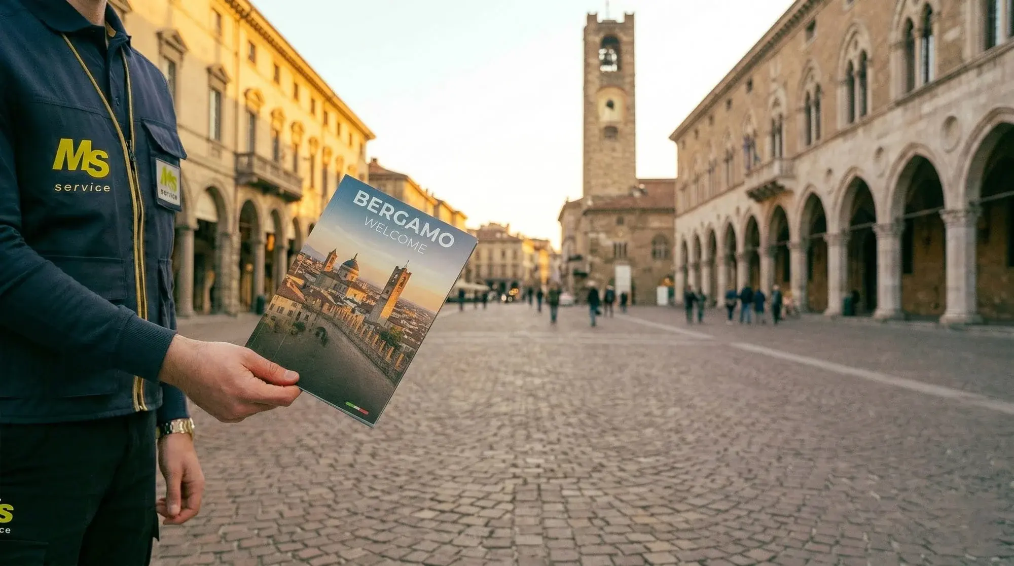 Operatore MS Service distribuisce volantini a Bergamo con geolocalizzazione GPS certificata